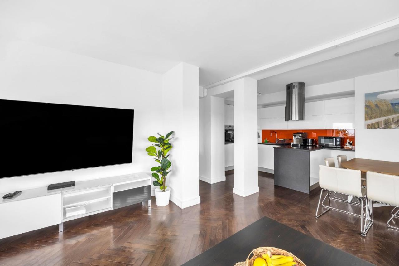 23Rd Floor 3Br Apt With Views Of Warszawa Eksteriør bilde