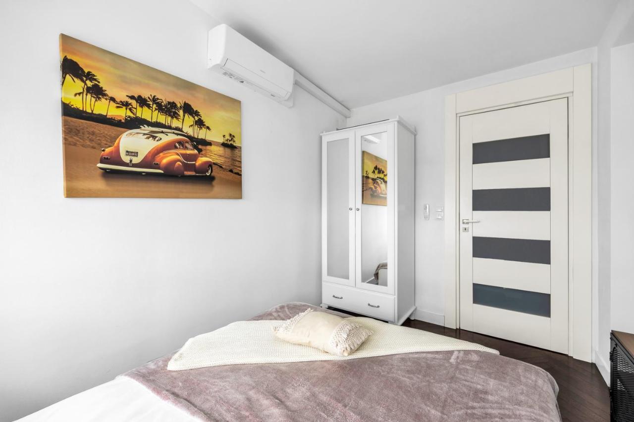 23Rd Floor 3Br Apt With Views Of Warszawa Eksteriør bilde